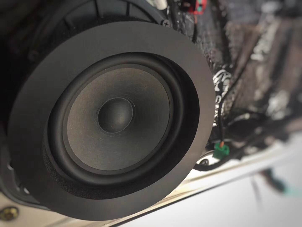广汽菲克jeep汽车音响改装 德国艾索特r6 dsp音频处理器调音